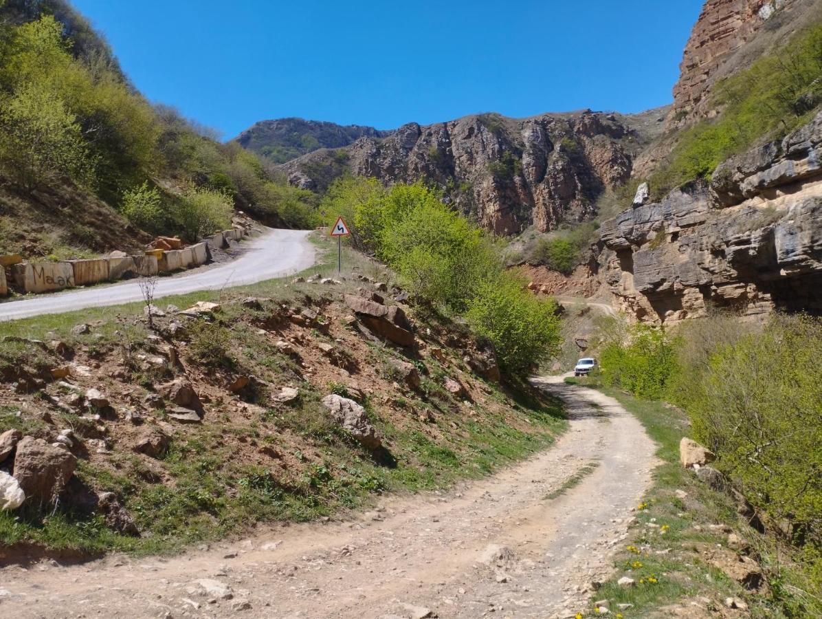 Zaur Guest Hause Hotel Xinaliq Bagian luar foto
